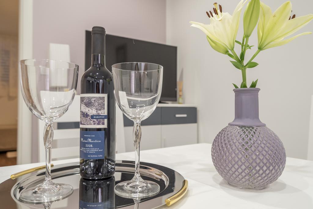 Drop In Split Luxury Suites 외부 사진