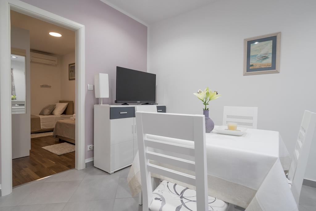 Drop In Split Luxury Suites 외부 사진