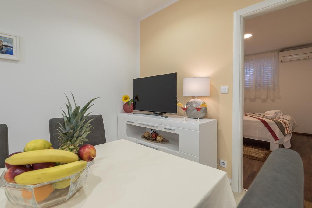 Drop In Split Luxury Suites 외부 사진